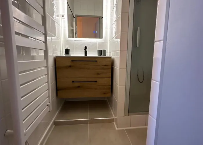 En Bord De Marina 아파트 *